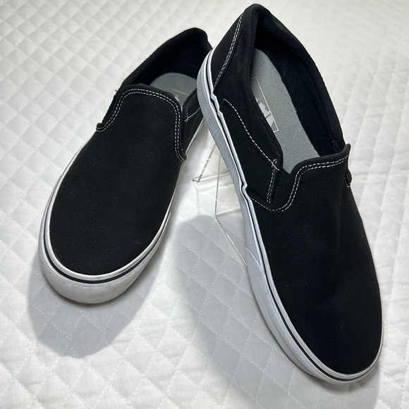 VANS Black Canvas Slip on Skater Shoes. Women’s Size 10. Like New. - Picture 1 of 9